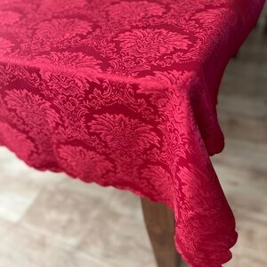 TAHARI 60”x120” Rectangle Tablecloth with Beautiful Scalloped Edge